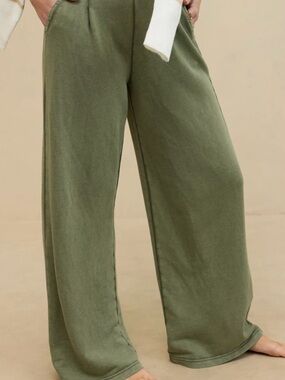 Aerie New Heights Wide Leg Olive Green Pants